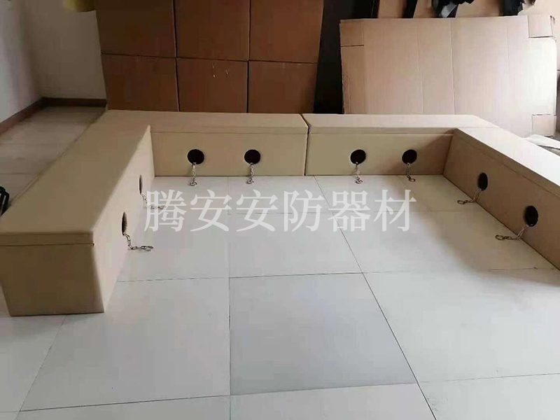 审讯椅厂家设计软包墙和软包桌椅的制作材料是什么